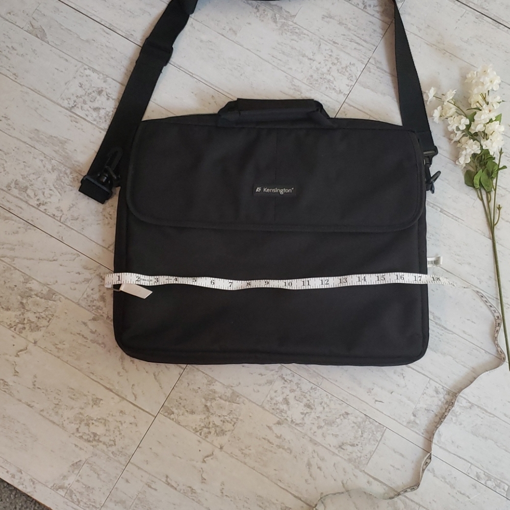 Kensington Basic Laptop Bag. Black. - image 2